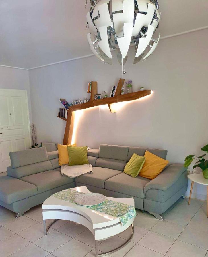 Modern 2Br City Flat 10Min From The Beach เอเธนส์ ภายนอก รูปภาพ