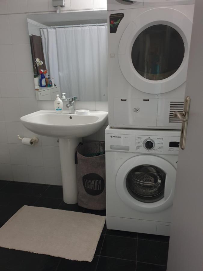 Modern 2Br City Flat 10Min From The Beach เอเธนส์ ภายนอก รูปภาพ