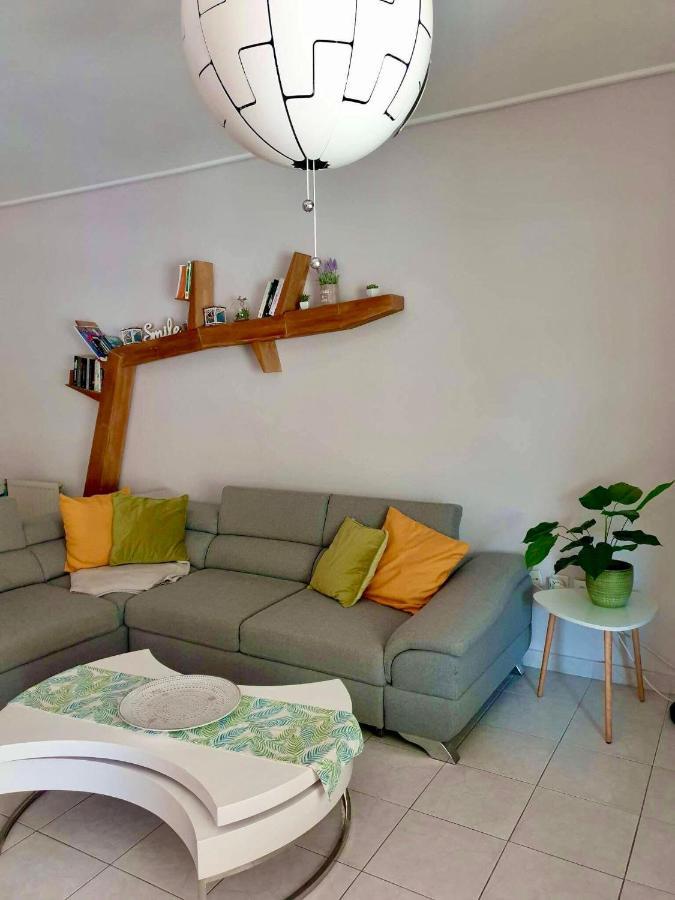 Modern 2Br City Flat 10Min From The Beach เอเธนส์ ภายนอก รูปภาพ